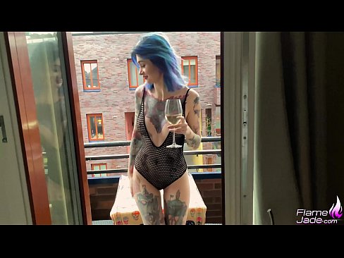 ❤️ Духтари азиме, ки бо гулӯла мемакад ва дар зери осмони кушод бо ҳавас мемакад Секс  дар мо tg.xxxdesichudai.ru