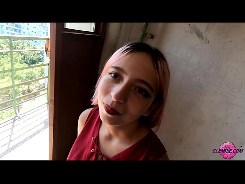 ❤️ Донишҷӯи шаҳвонӣ як бегонаро дар берун мекашад - конча дар рӯи ӯ Секс дар мо tg.xxxdesichudai.ru